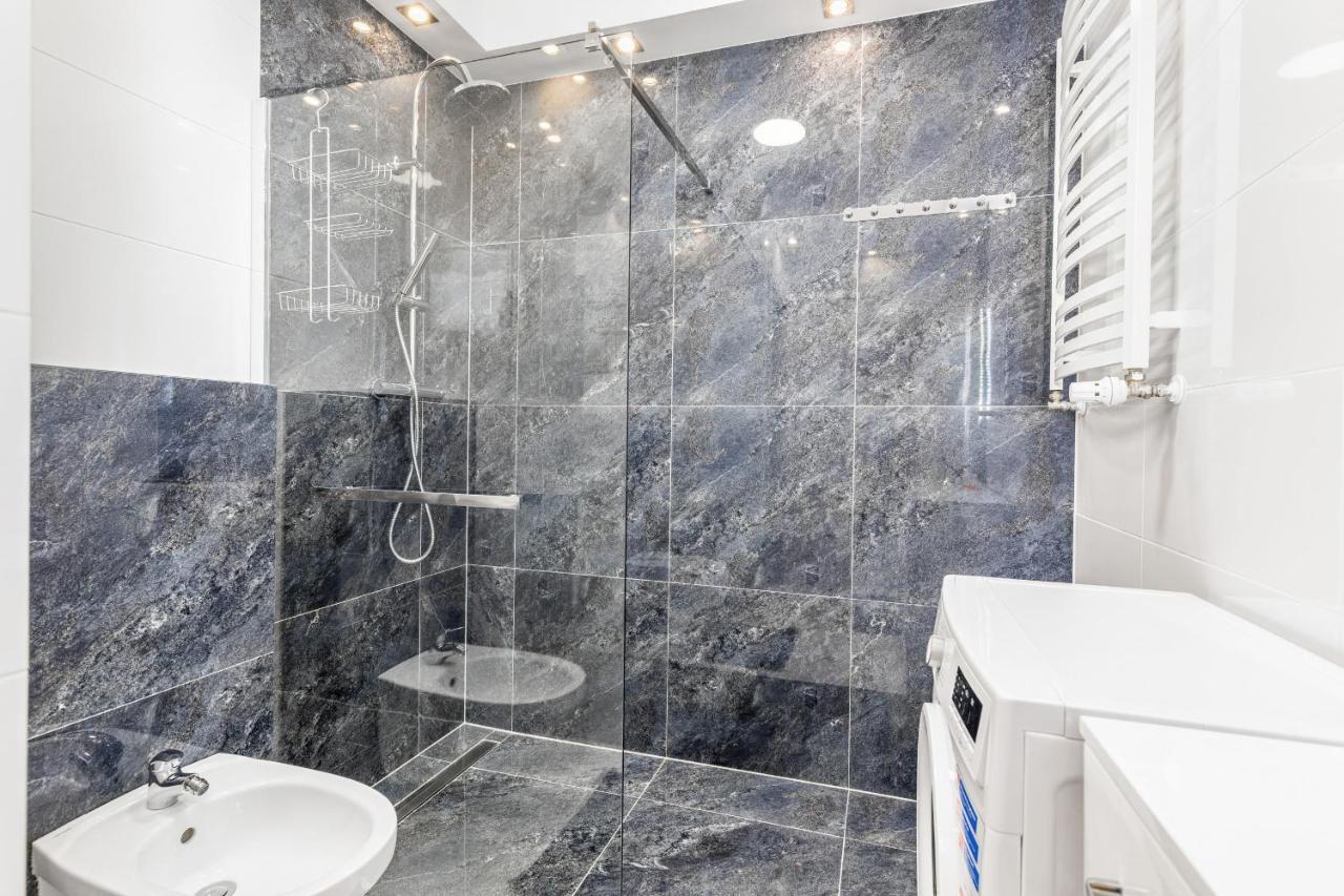Apartament Deluxe Platany C38 By Renters Apartment Kolobrzeg Exterior photo