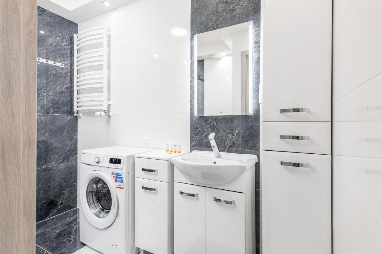 Apartament Deluxe Platany C38 By Renters Apartment Kolobrzeg Exterior photo